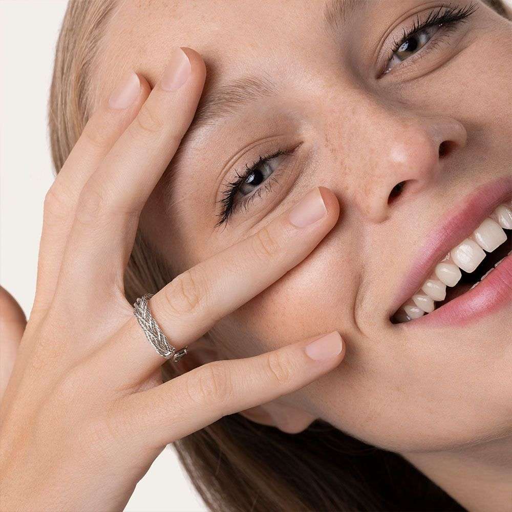 7642